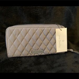 Vera Bradley @ New@ quilted gray Zip Wallet
